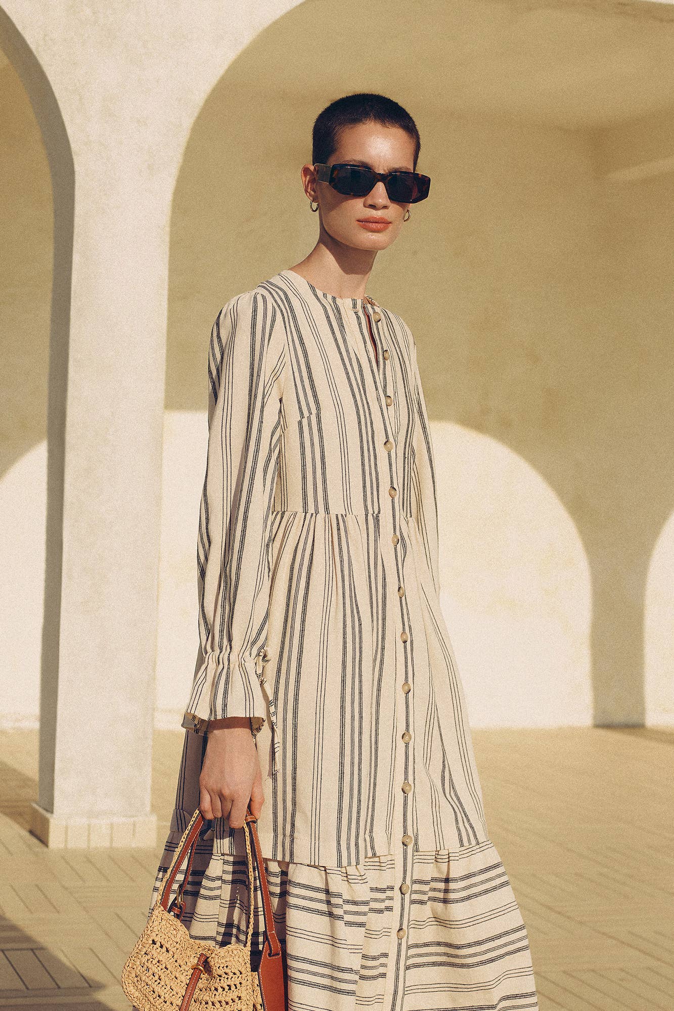 Abito chemisier maxi a righe in cotone con polsini arricciati