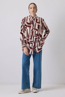 Camicia oversize con stampa astratta
