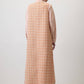 Abito pinafore in tweed a quadri con scollo a V