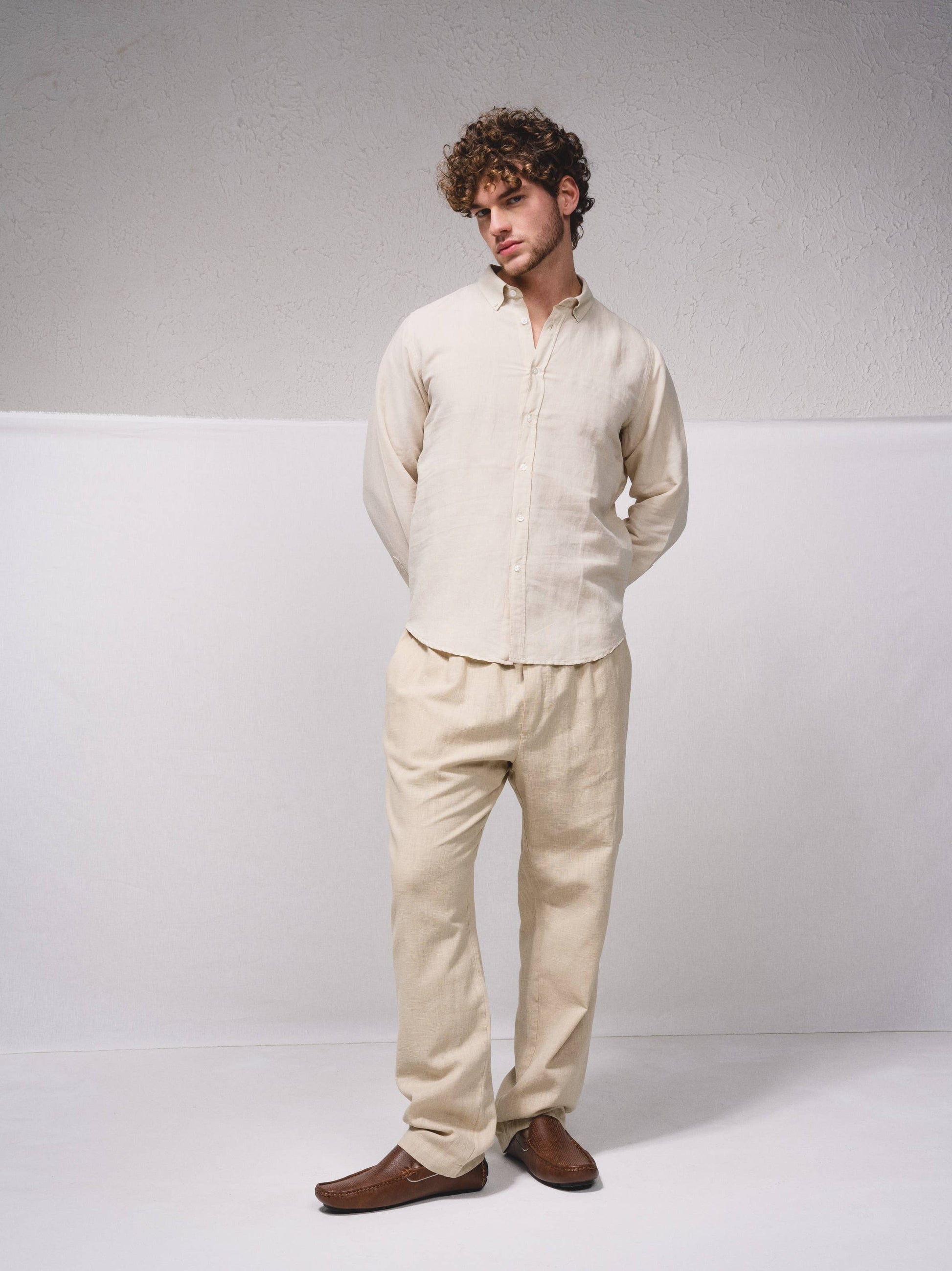 Pantaloni in lino misto cotone con vita elasticizzata