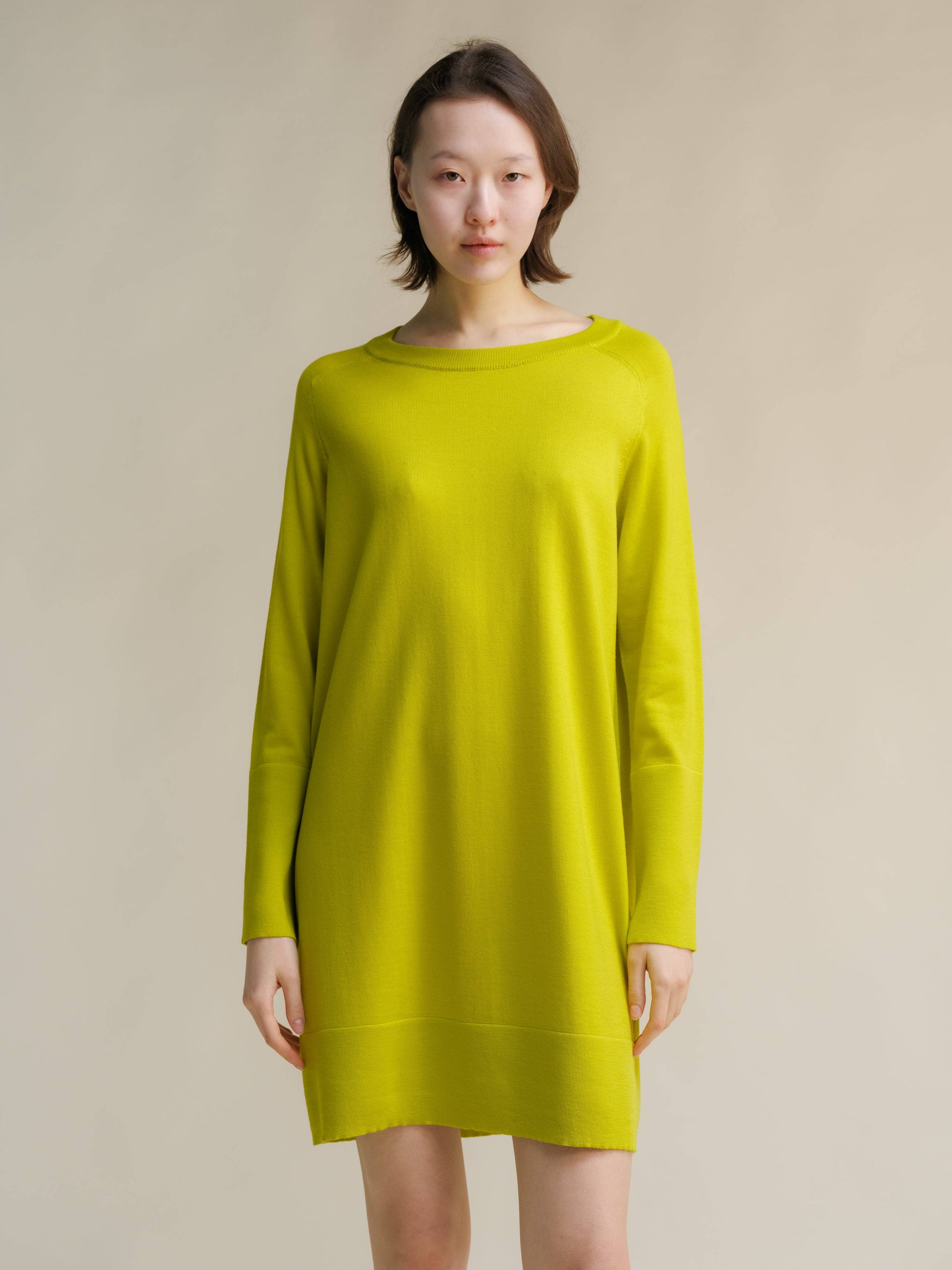 Abito midi girocollo in lana merino extrafine