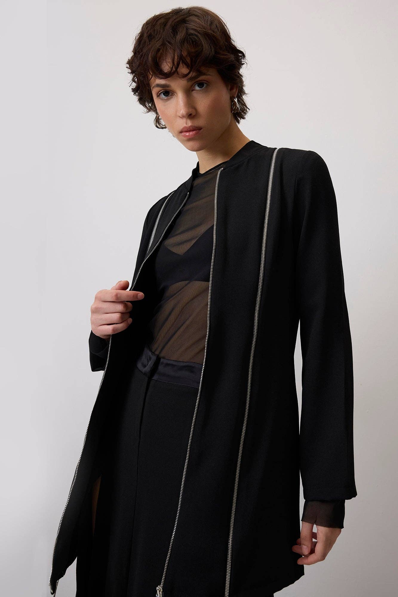 Giacca in crepe con zip da donna