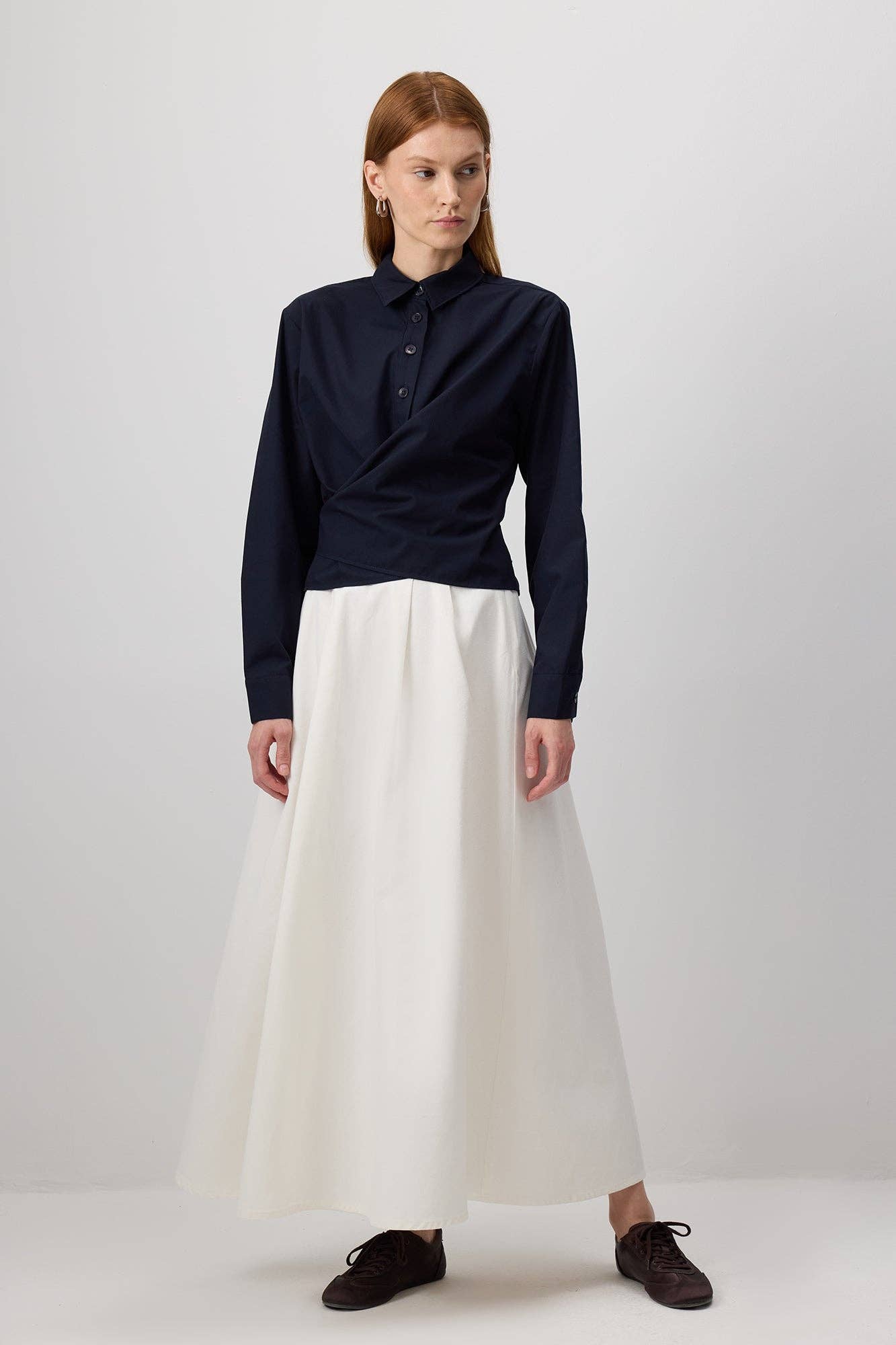 Camicia avvolgente in popeline blu navy in misto cotone