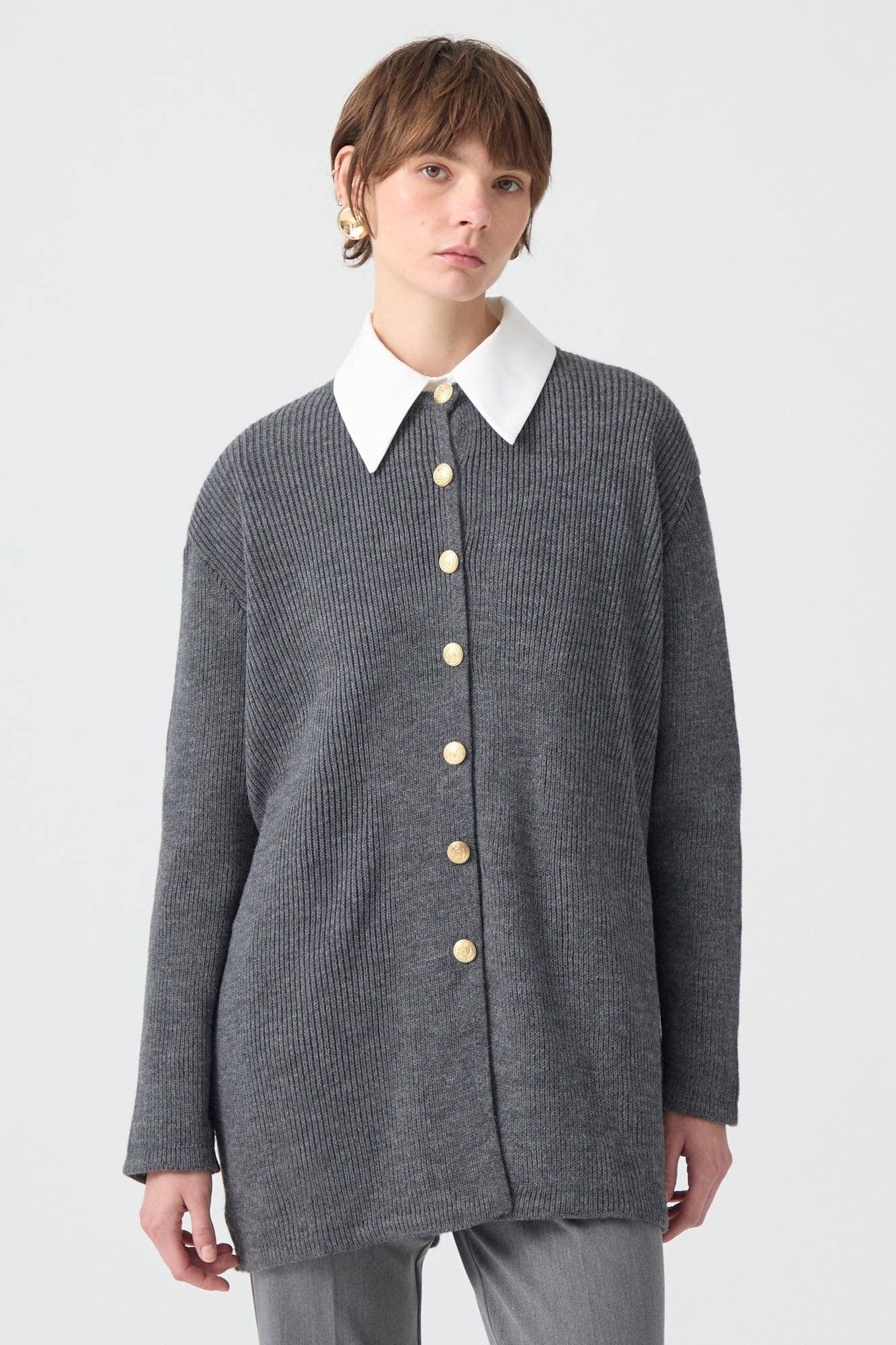 Cardigan lungo con bottoni dorati