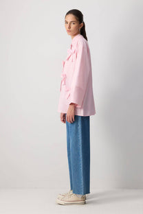 Camicia oversize in cotone a righe rosa con fiocchi