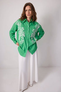 Camicia oversize verde ricamata con motivo astratto in misto cotone