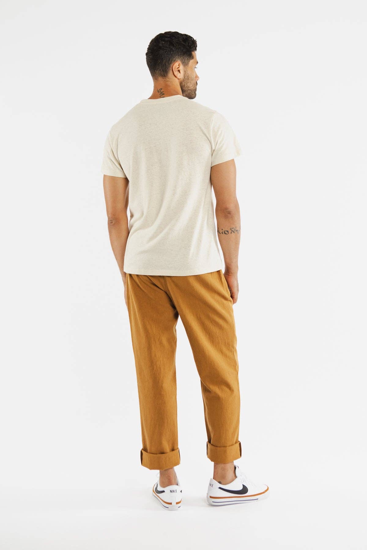 T-shirt uomo in canapa e cotone bio con taschino avorio