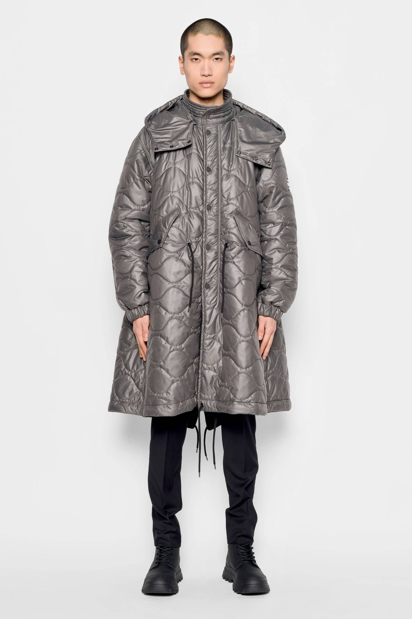 Parka oversize trapuntato con cappuccio staccabile
