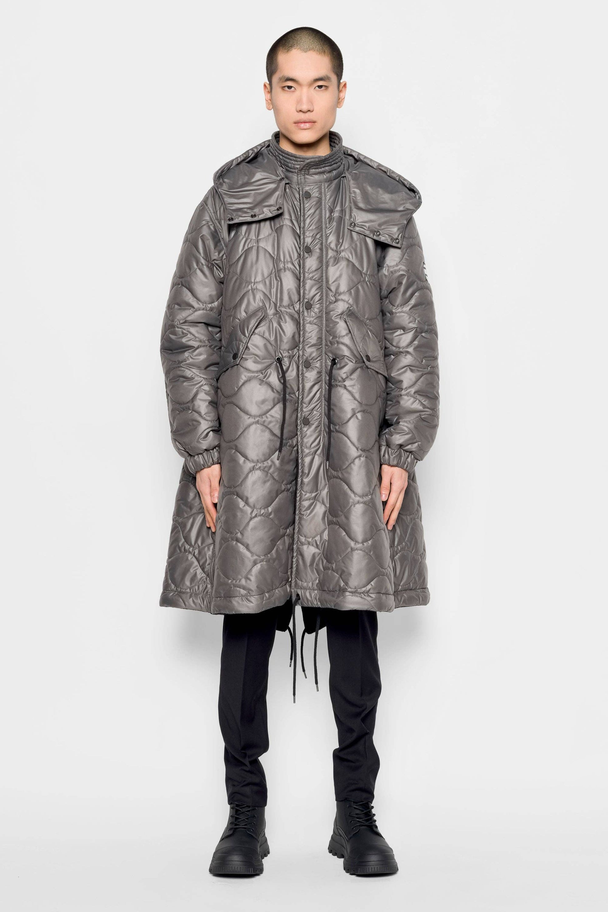 Parka oversize trapuntato con cappuccio staccabile