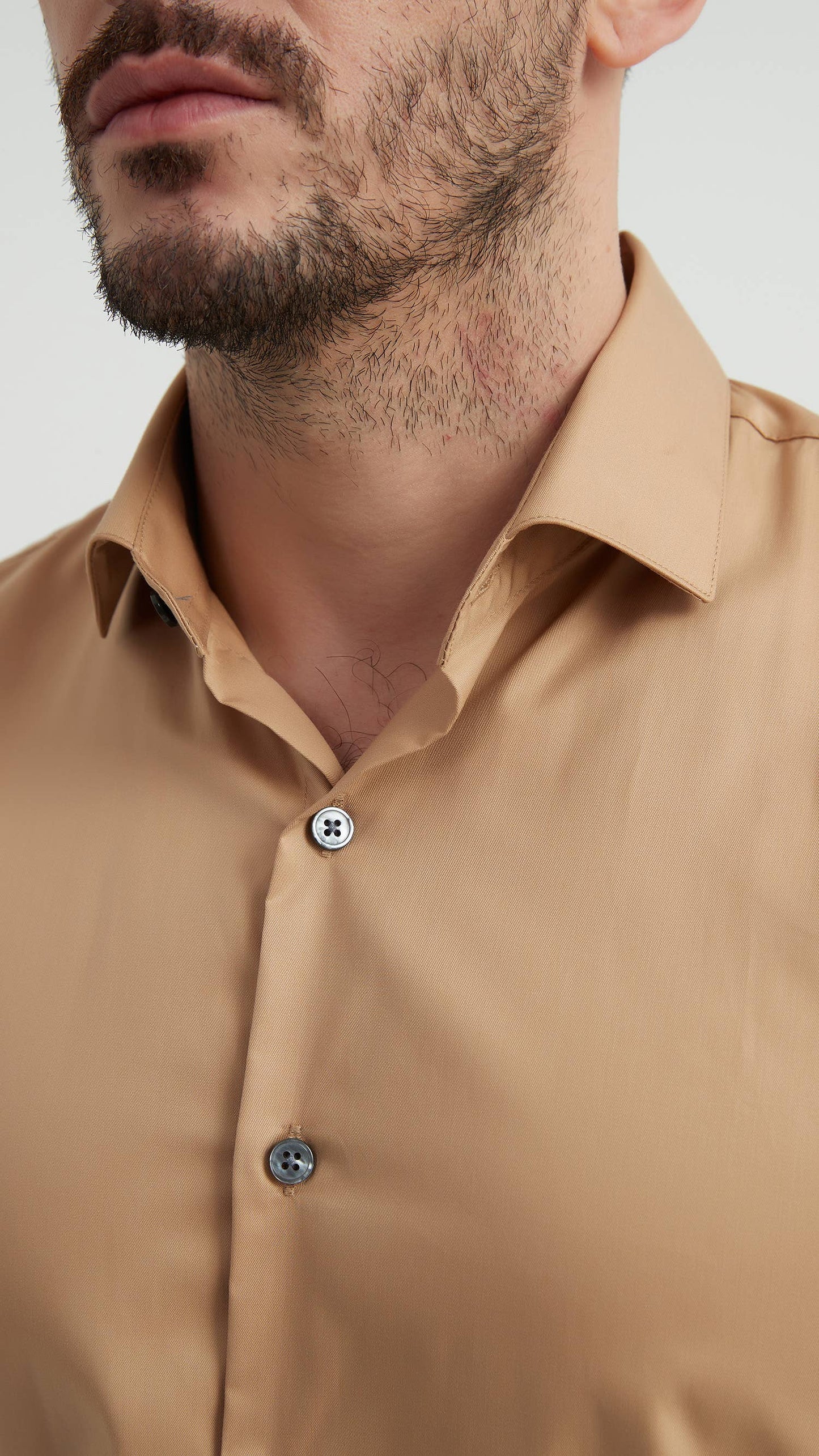 Camicia aderente in lyocell color oro