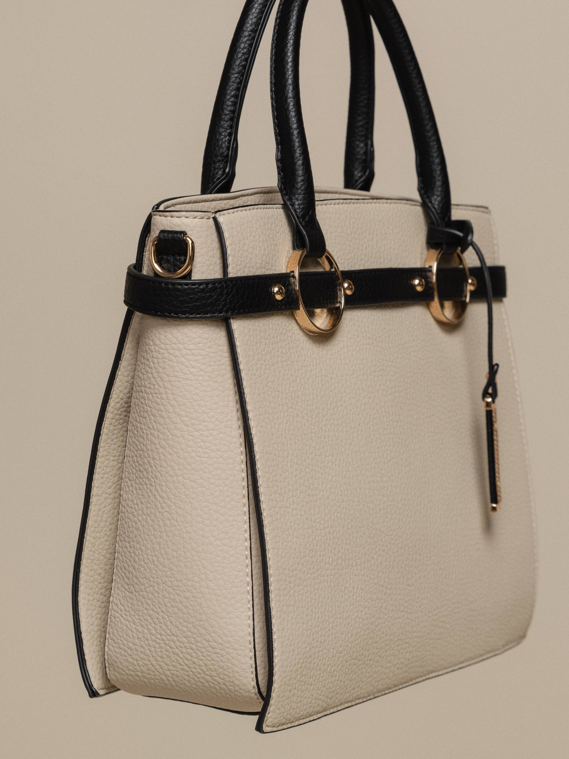 Borsa a mano in ecopelle con dettagli metallici