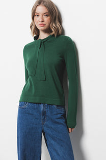 Maglione a maglia rasata con scollo a V e fiocco