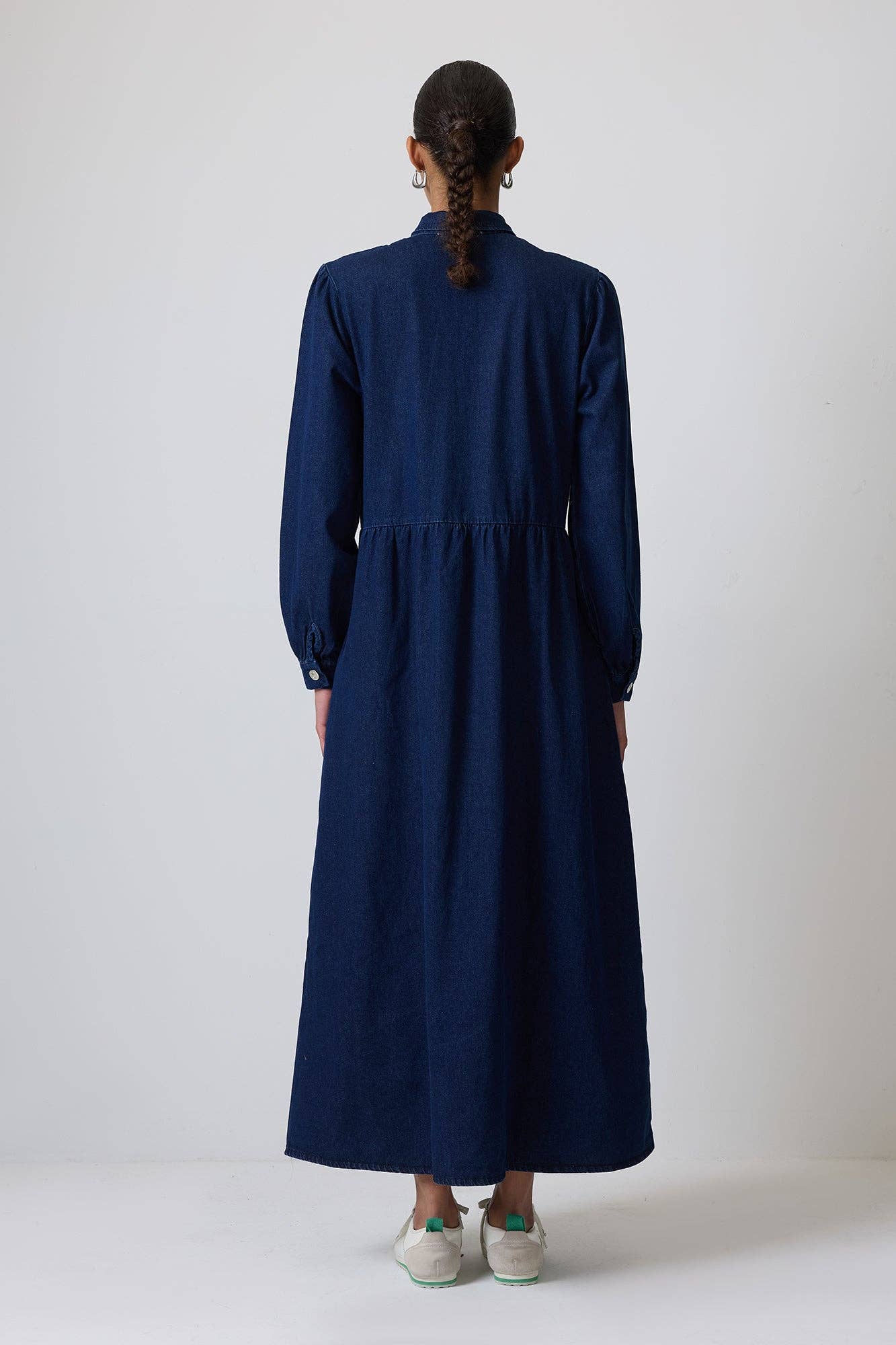 Abito camicia maxi in denim con tasche