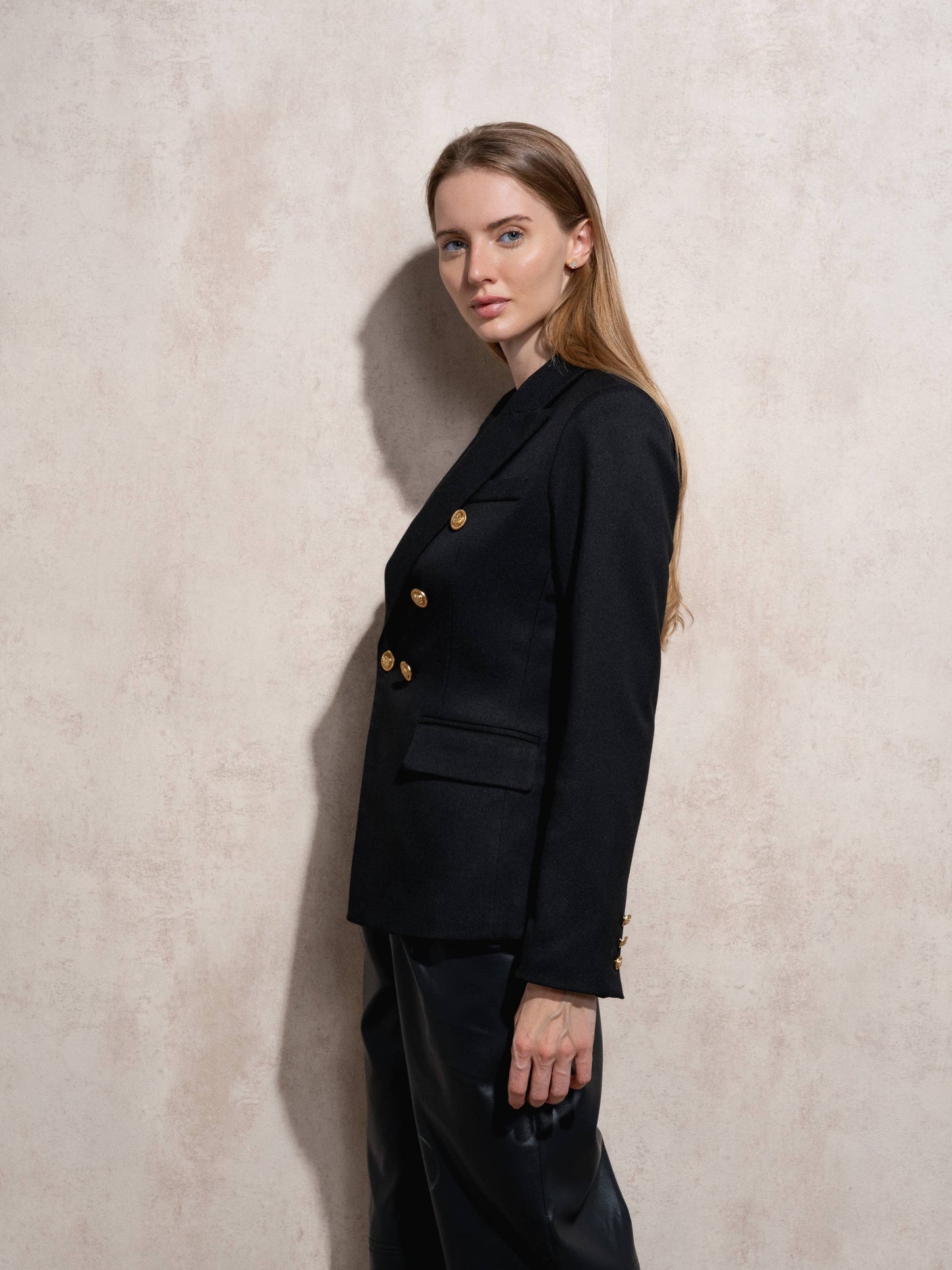 Blazer doppiopetto nero con bottoni dorati