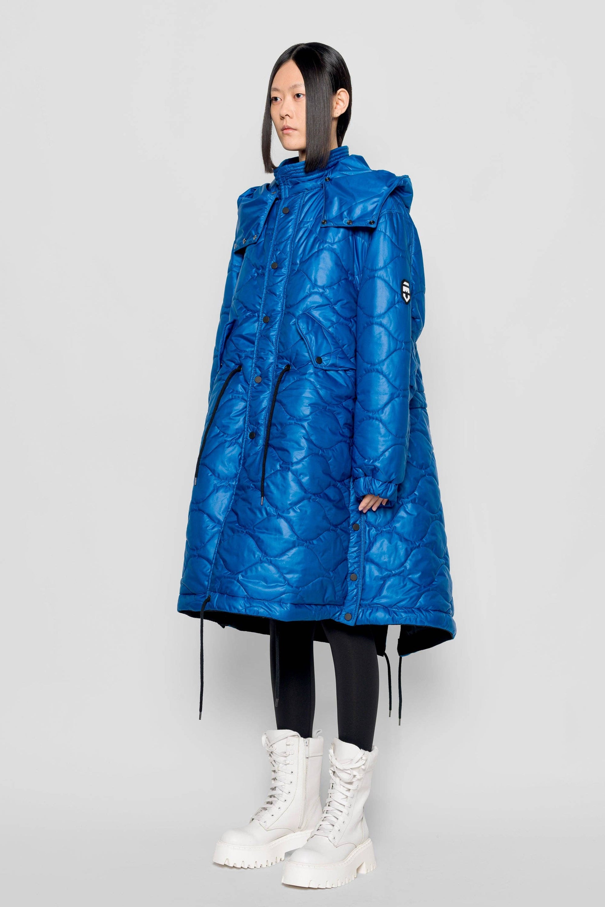 Parka imbottito lungo con cappuccio staccabile blu reale