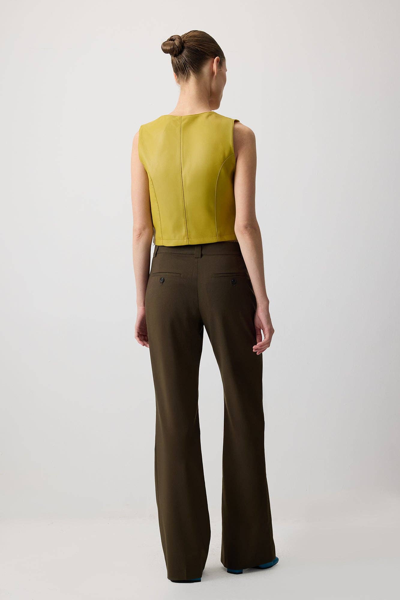 Gilet blazer in pelle vegana verde oliva