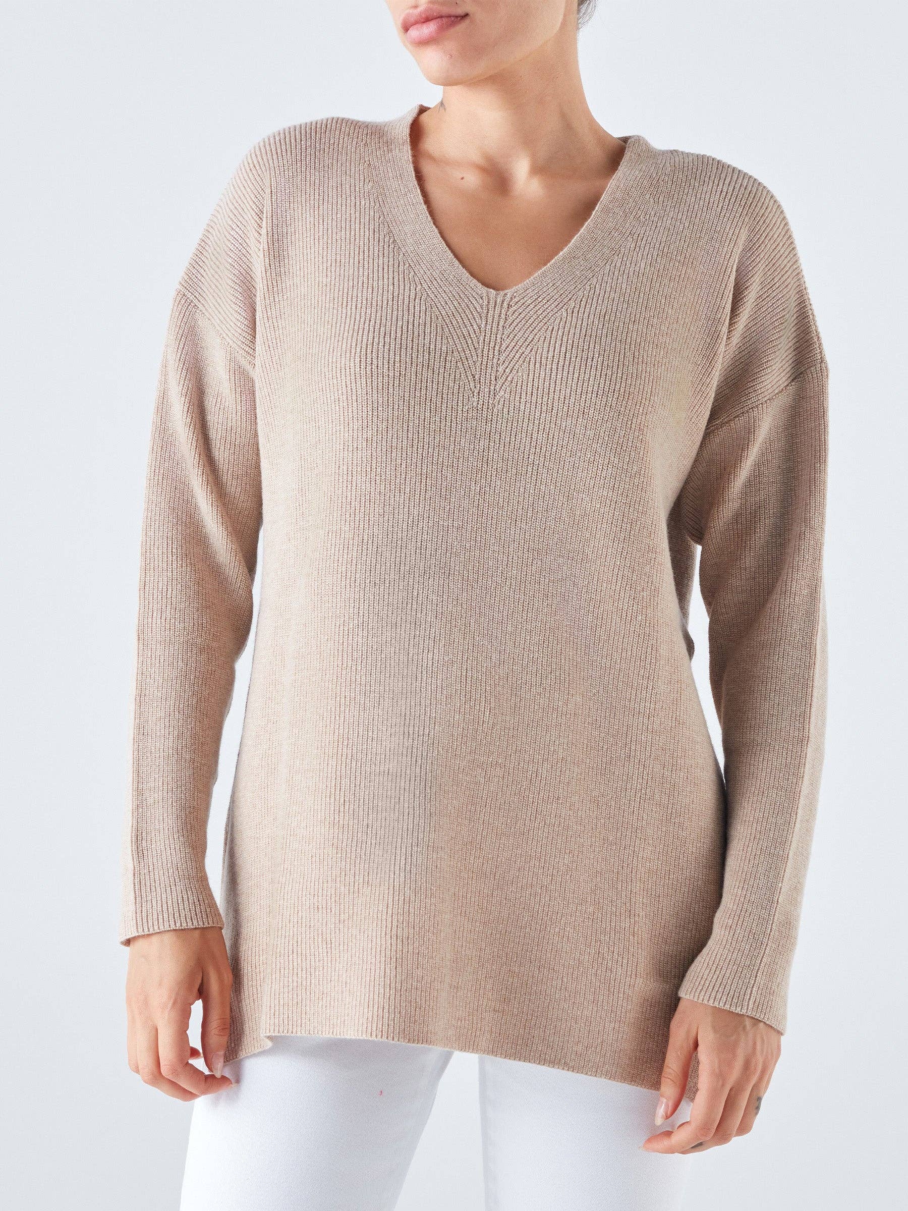 Maglione a coste con scollo a V