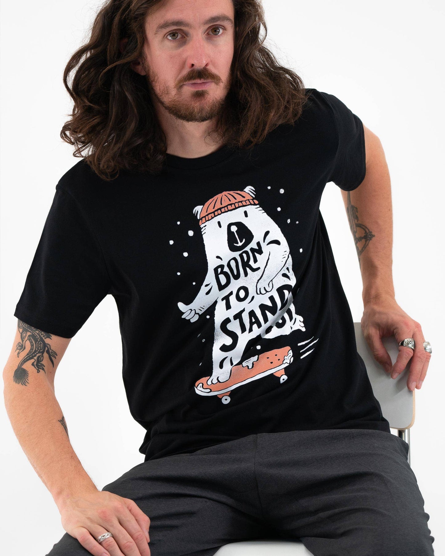 T-shirt unisex Born To Stand Out con grafica skateboard