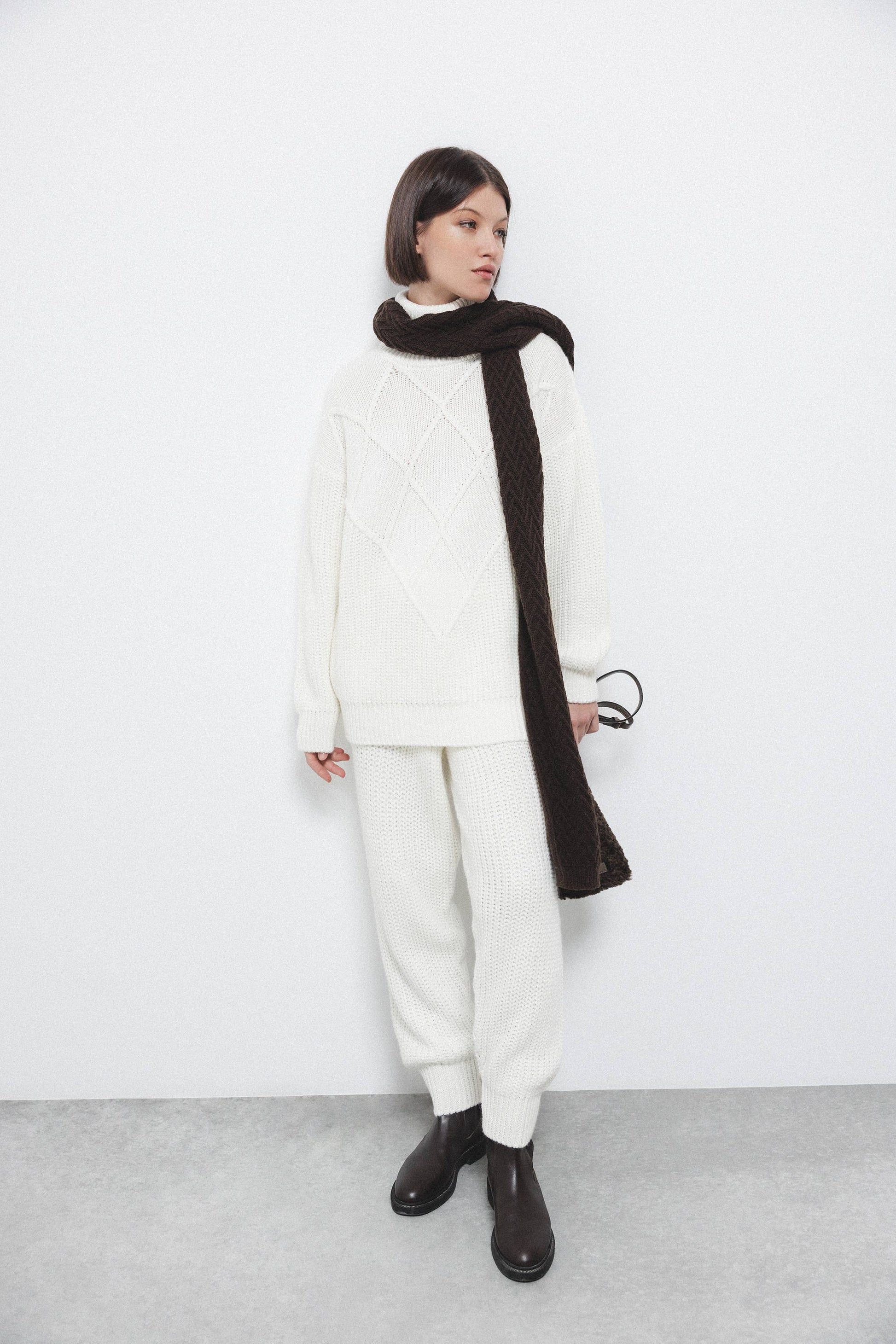 Pantaloni in maglia con vita a coste