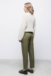 Pantaloni basic sartoriali con tasche oblique