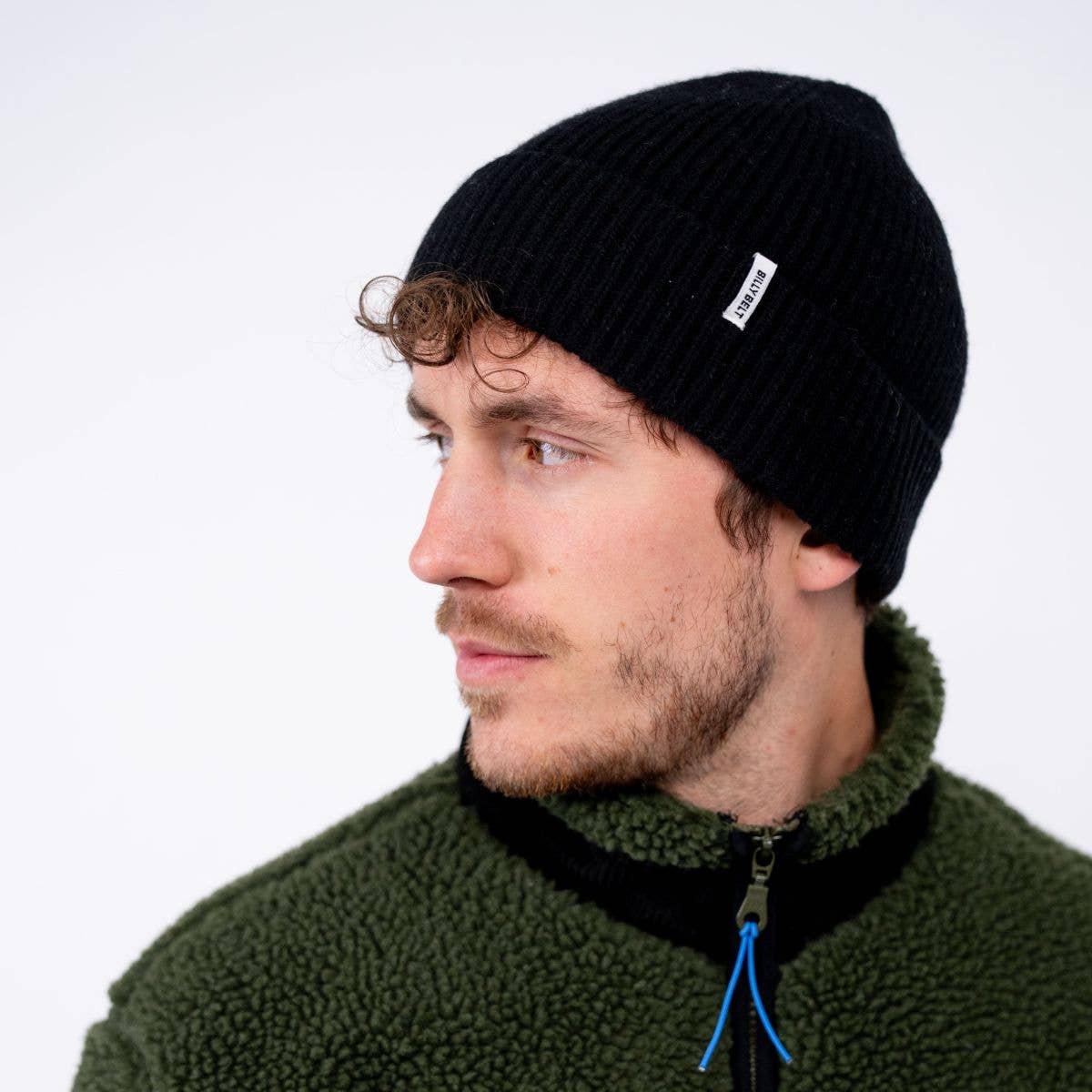 Cappello beanie nero in lana d’agnello