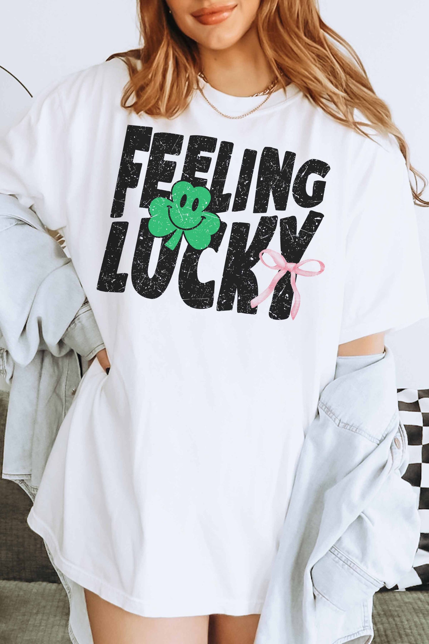 T-shirt oversize grafica "Feeling Lucky"