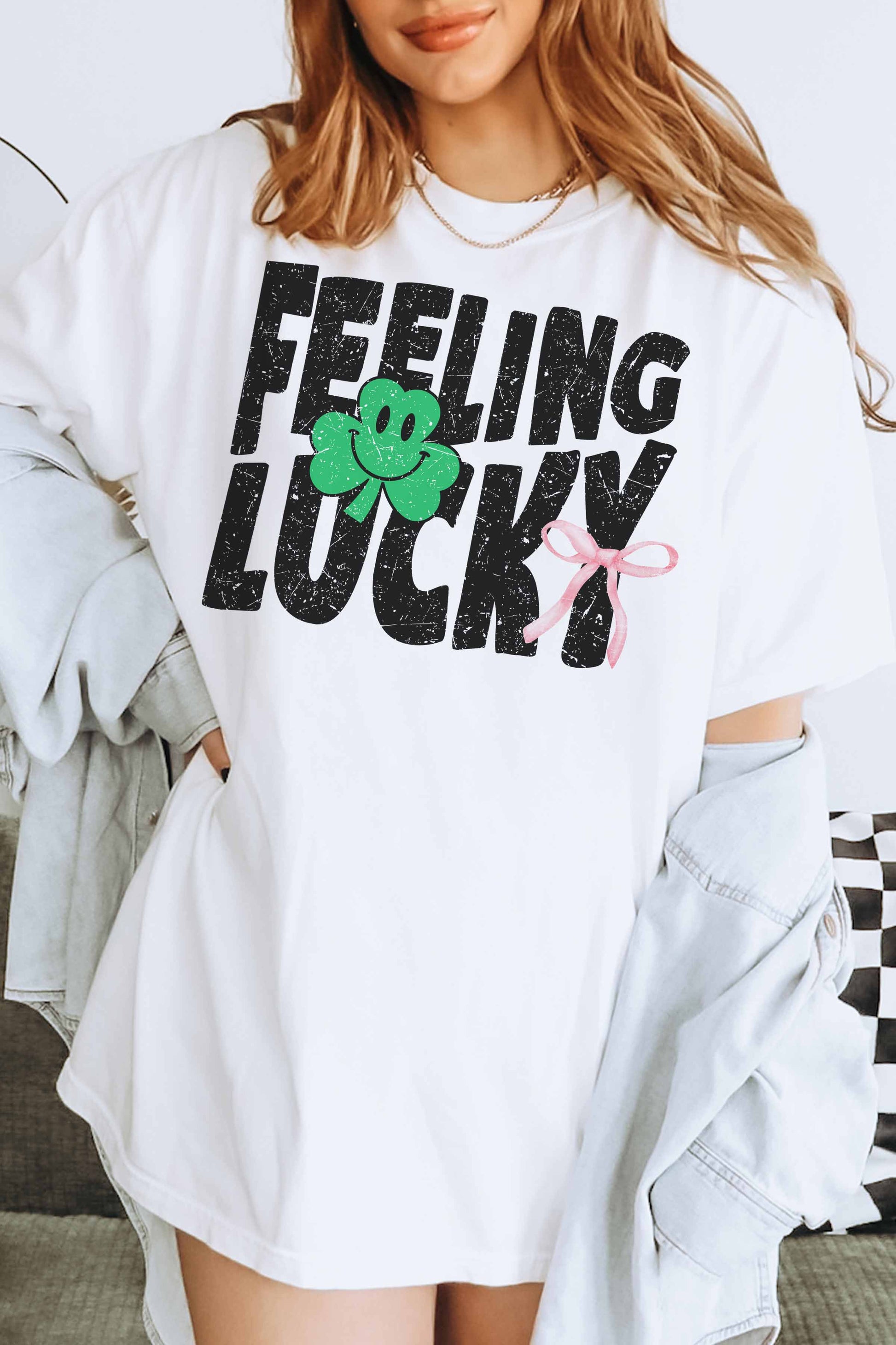 T-shirt oversize grafica "Feeling Lucky"