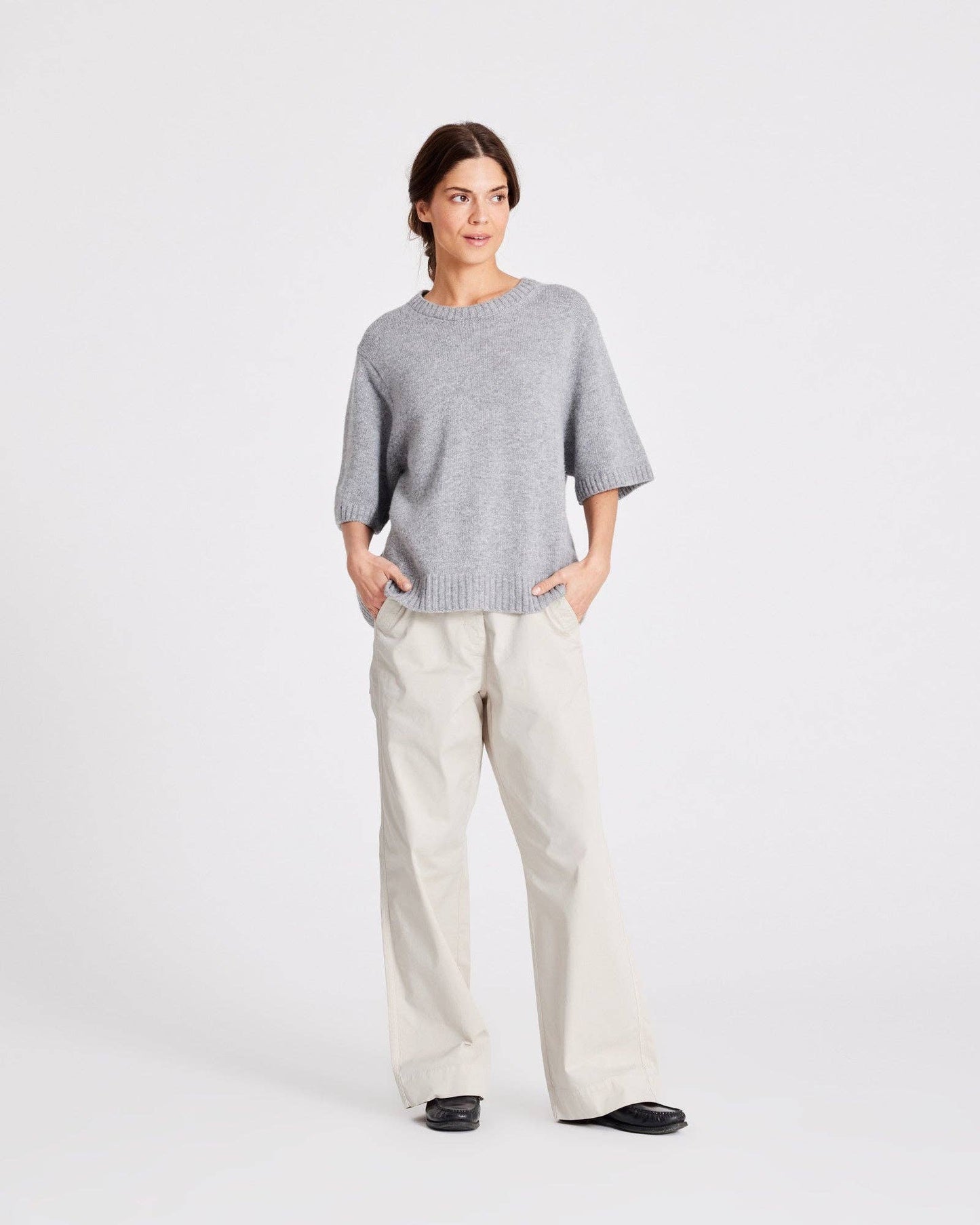 Maglione in lana d’agnello biologica a maniche corte grigio mélange