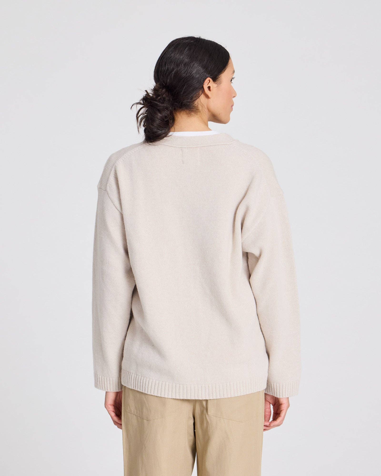 Cardigan Edith in lana d’agnello con bottoni