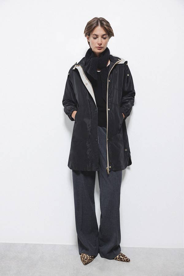 Parka lungo da donna con cappuccio e tasche
