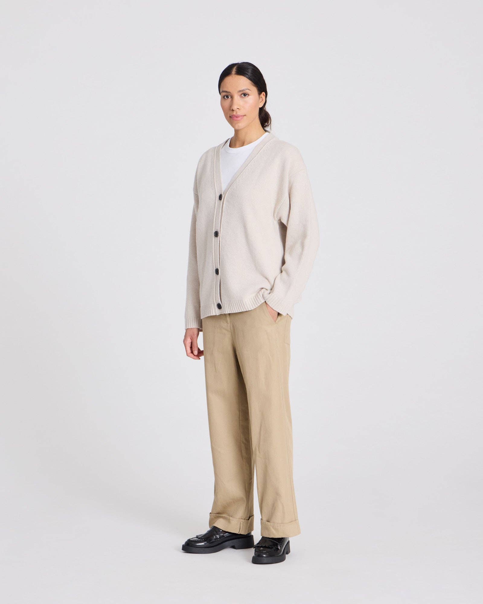 Cardigan Edith in lana d’agnello con bottoni