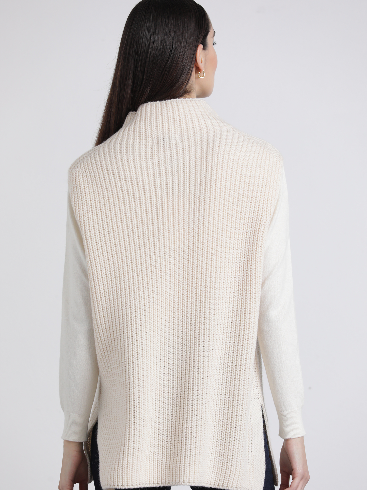 Gilet in maglia a coste con collo alto