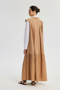 Abito maxi plissettato con collo annodato beige
