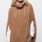 Poncho in maglia strutturata con collo alto