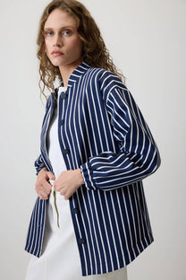 Giacca in gabardine a righe blu navy