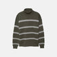 Maglione a righe in maglia con collo alto