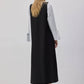 Abito pinafore nero con scollo a V