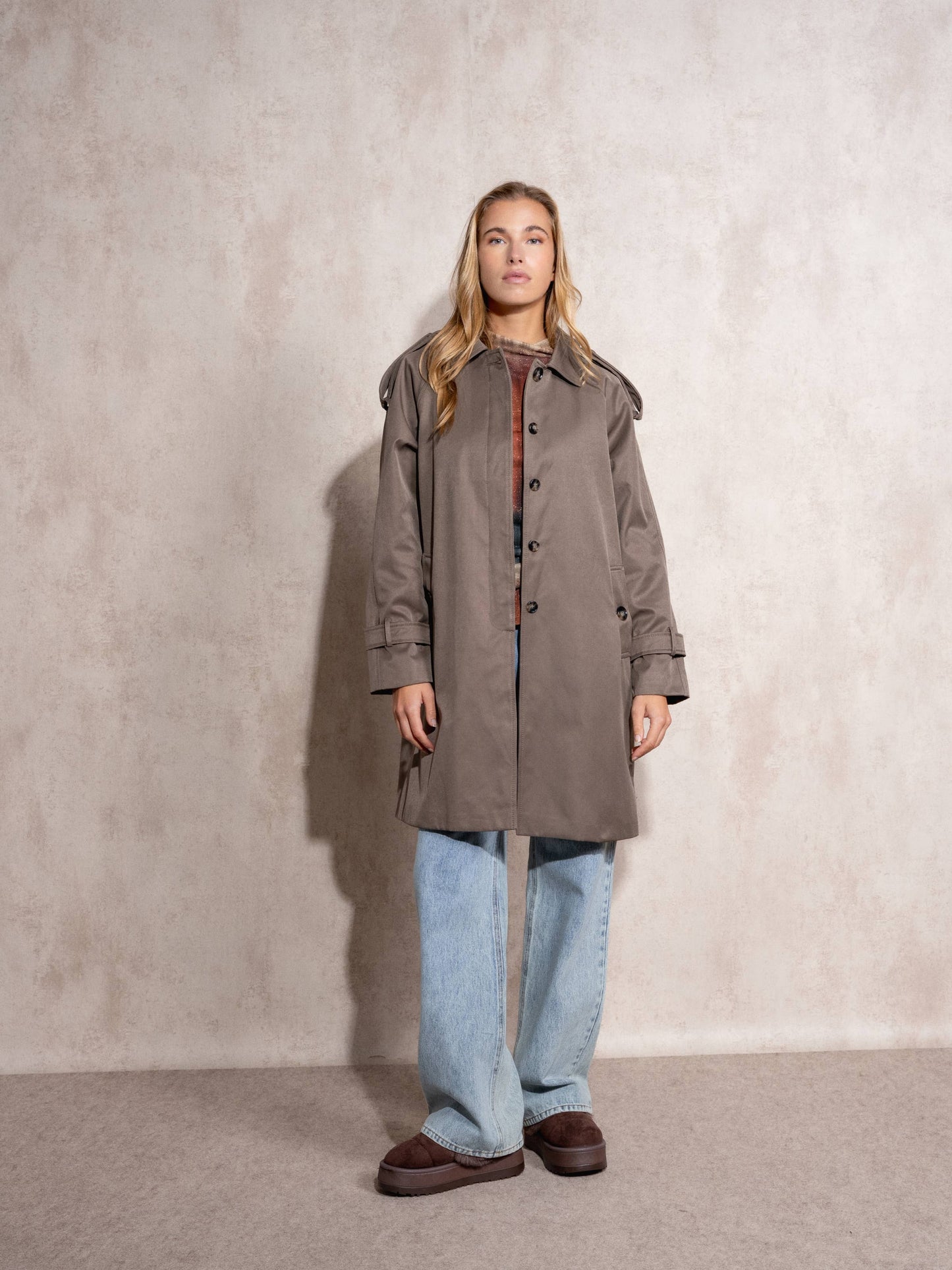Impermeabile donna con bottoni effetto tartaruga