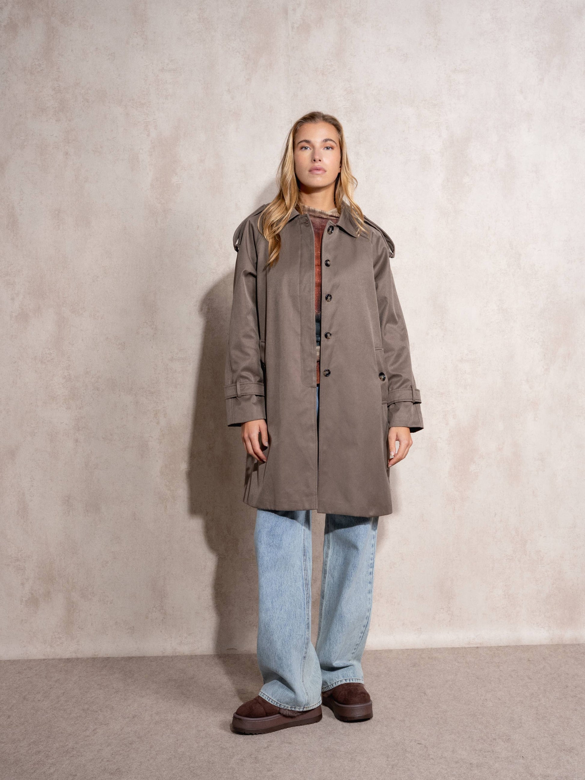 Impermeabile donna con bottoni effetto tartaruga