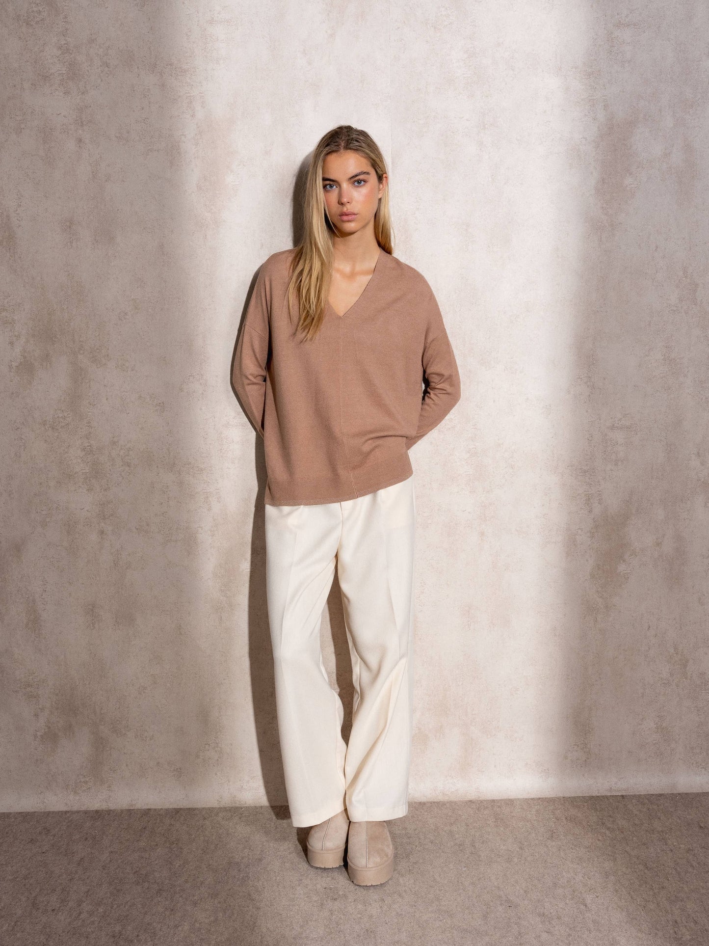 Maglione a maglia con scollo a V in viscosa con lurex