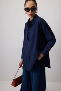 Camicia oversize blu navy a vestibilità comoda