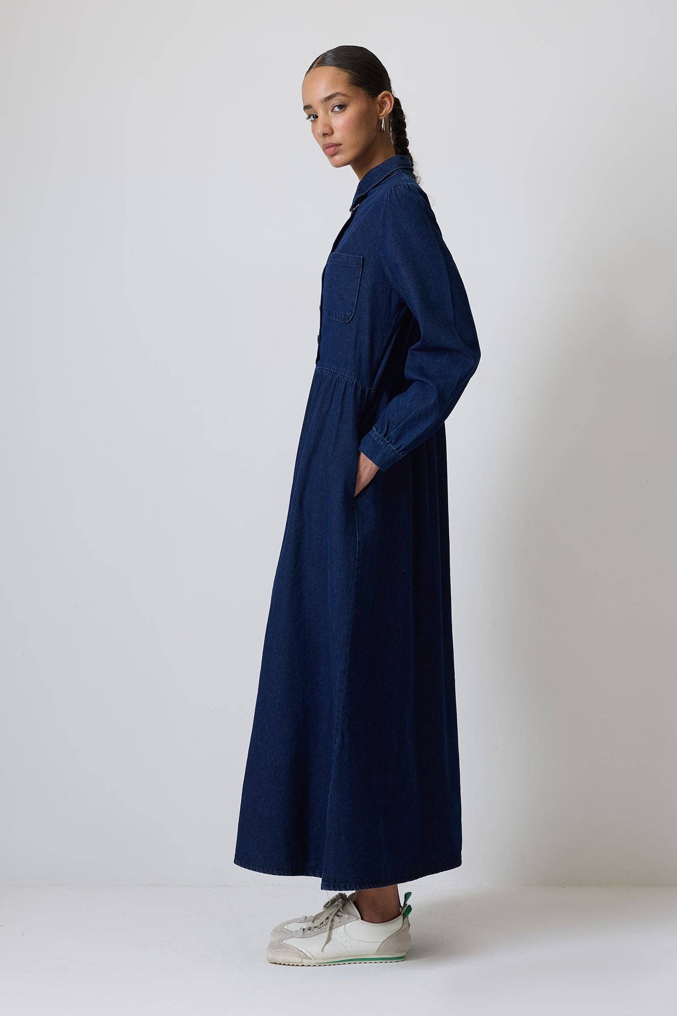 Abito camicia maxi in denim con tasche