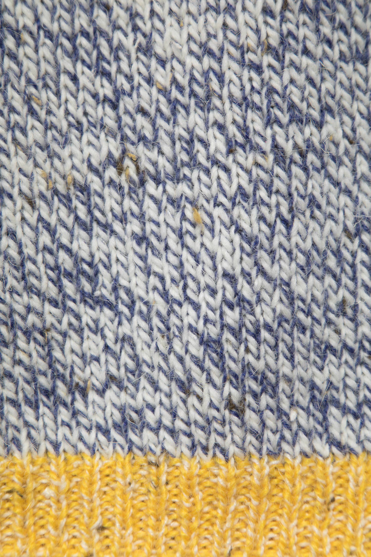 Gilet in maglia con bordi a contrasto