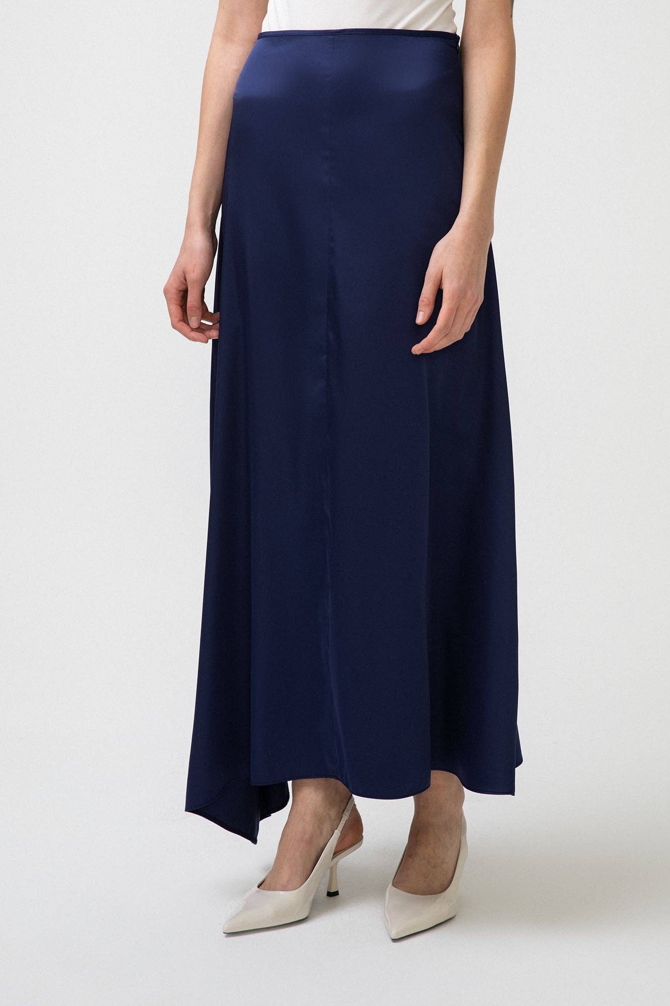 Gonna svasata lunga in raso blu navy