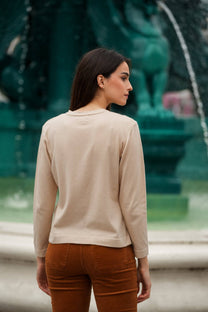 Maglia sottile con fiocco al collo
