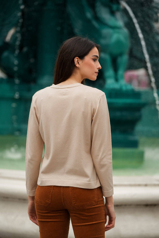 Maglia sottile con fiocco al collo