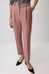 Pantaloni rosa a righe con pieghe