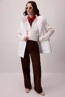 Gilet imbottito con cappuccio