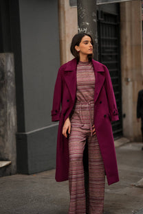 Cappotto lungo doppiopetto elegante con revers