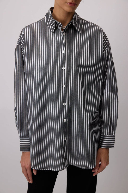 Camicia oversize a righe sottili in misto cotone